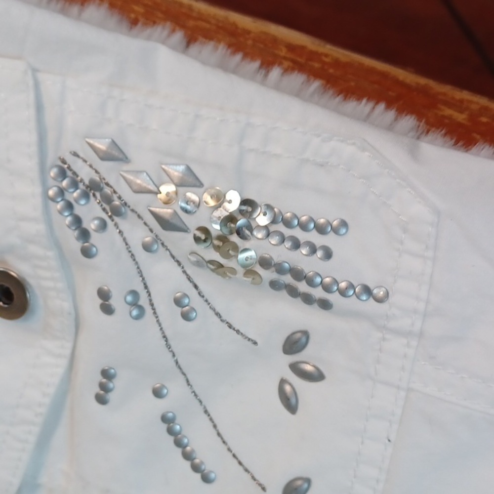 Inc Vintage Womans White Cotton Silver Studded Capri Pants sz 2 - Picture 9 of 9